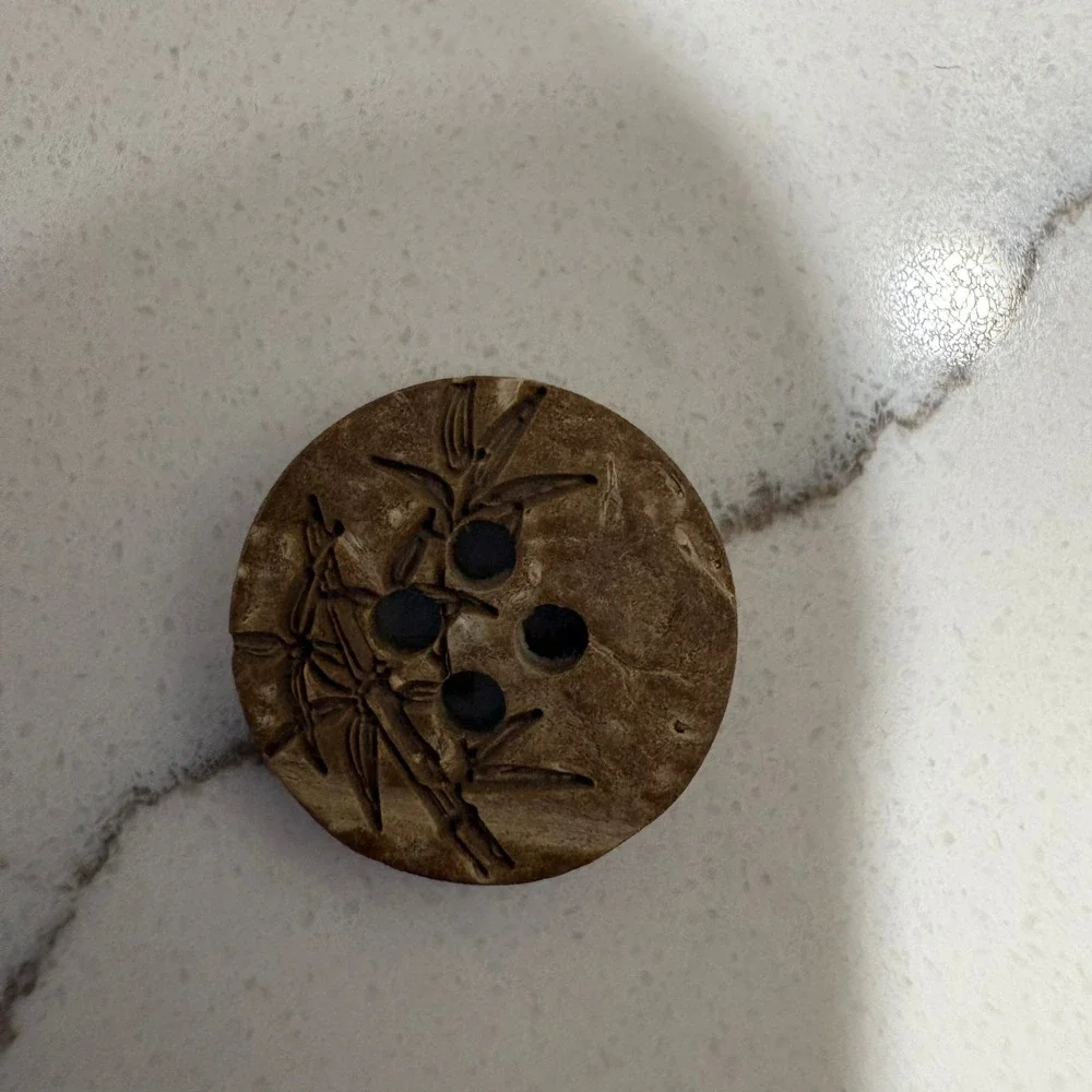 Tommy Bahama Buttons & Patch Set Brown Bamboo Etched Coconut Wood 9pc 0.75in